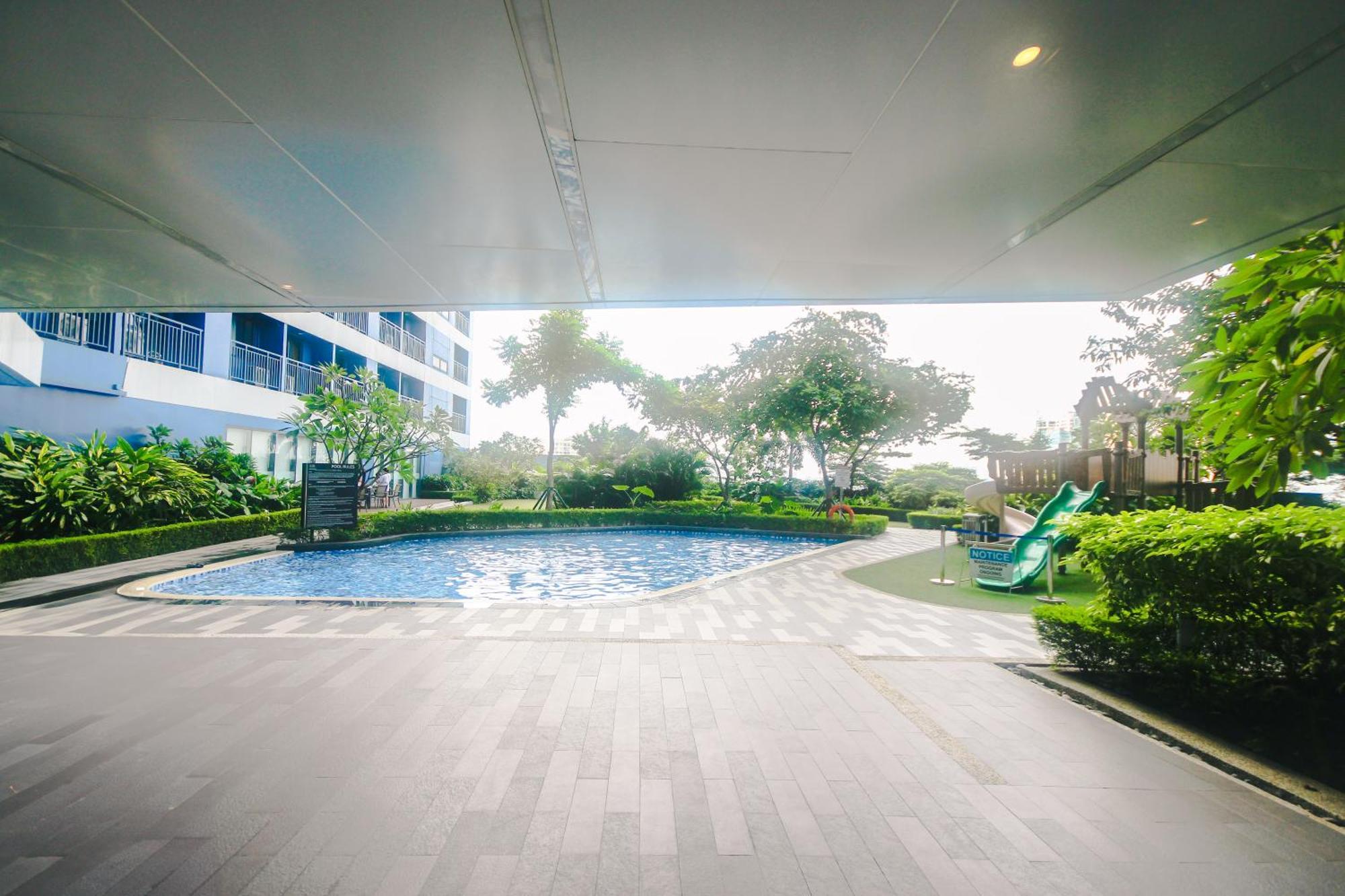 Apartment Cozy Crash Pad C Laughter Makati 2272 Swim Gym Park Internet 300