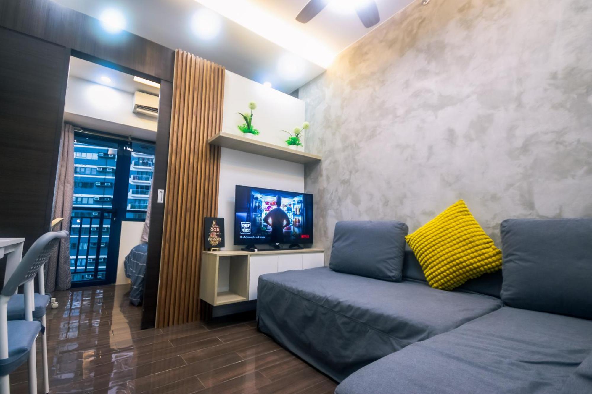 Cozy Crash Pad C Laughter Makati 2272 Swim Gym Park Internet 300 Apartment Manila
