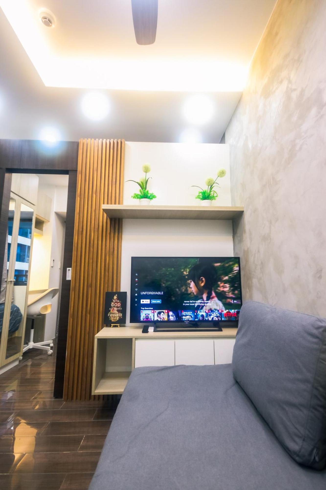 Cozy Crash Pad C Laughter Makati 2272 Swim Gym Park Internet 300 Manila