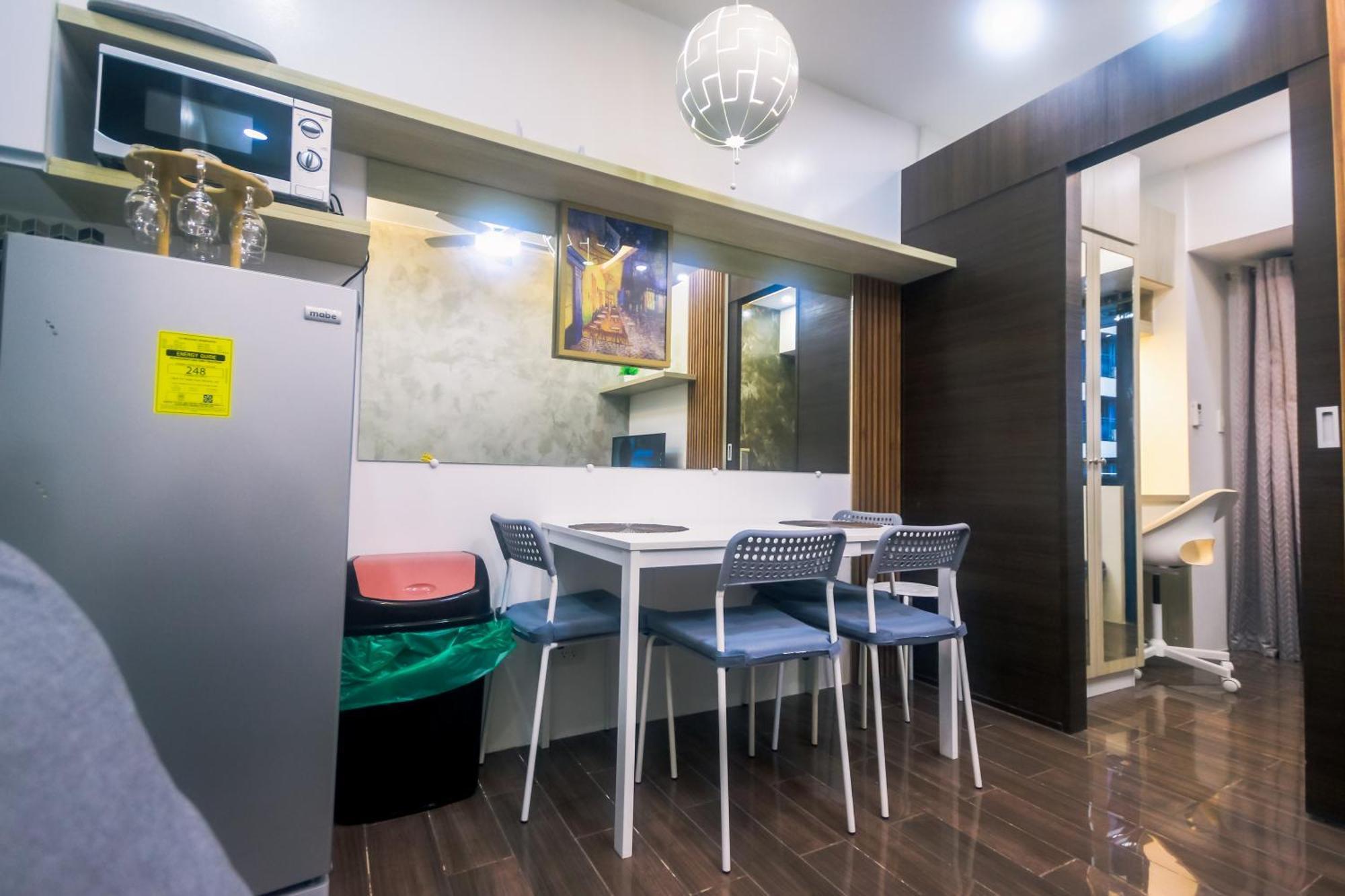 Cozy Crash Pad C Laughter Makati 2272 Swim Gym Park Internet 300 Manila