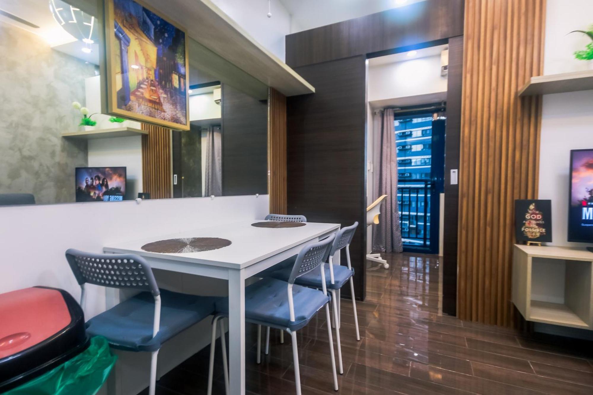 Cozy Crash Pad C Laughter Makati 2272 Swim Gym Park Internet 300 *