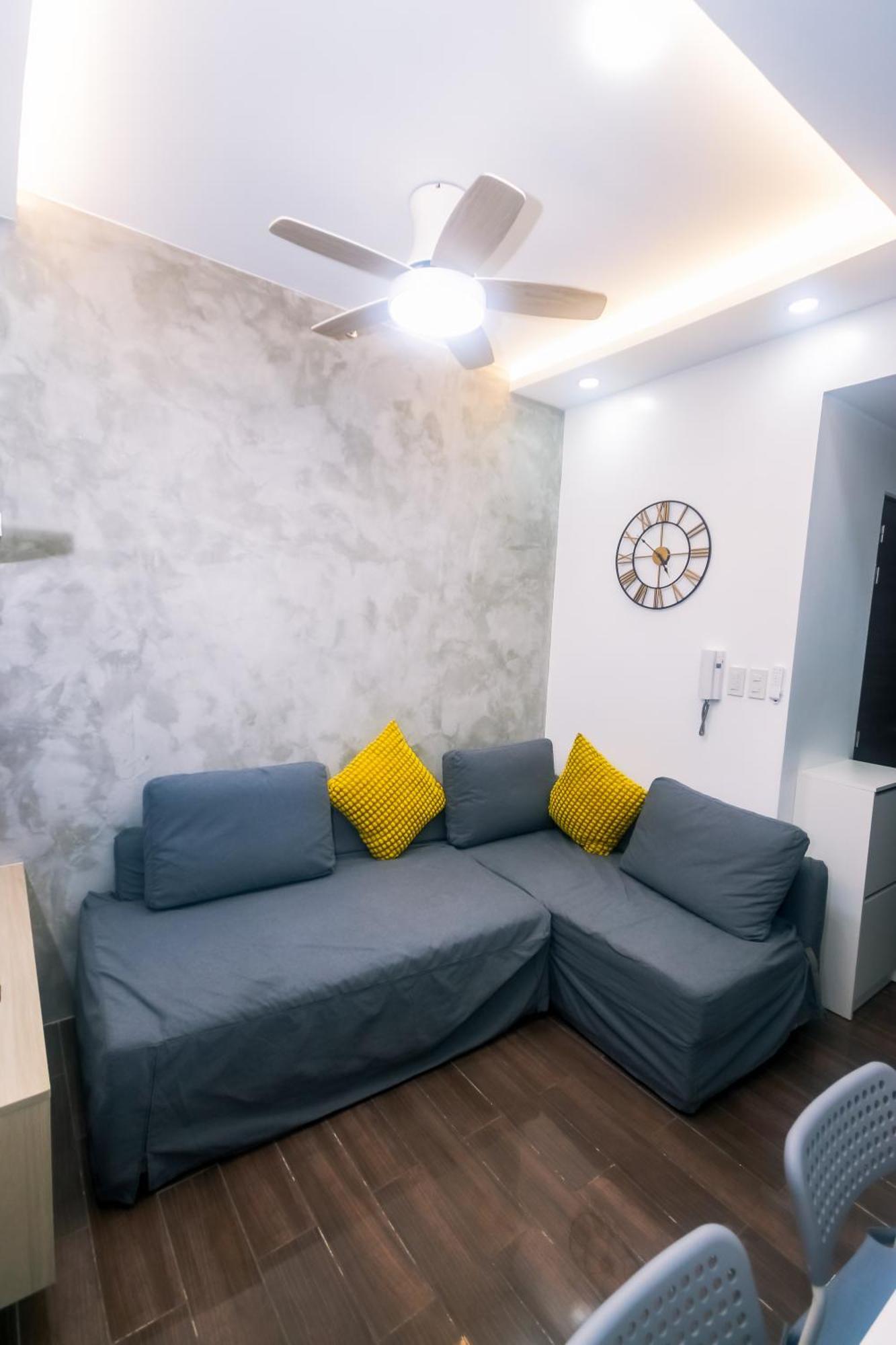 Cozy Crash Pad C Laughter Makati 2272 Swim Gym Park Internet 300 Manila