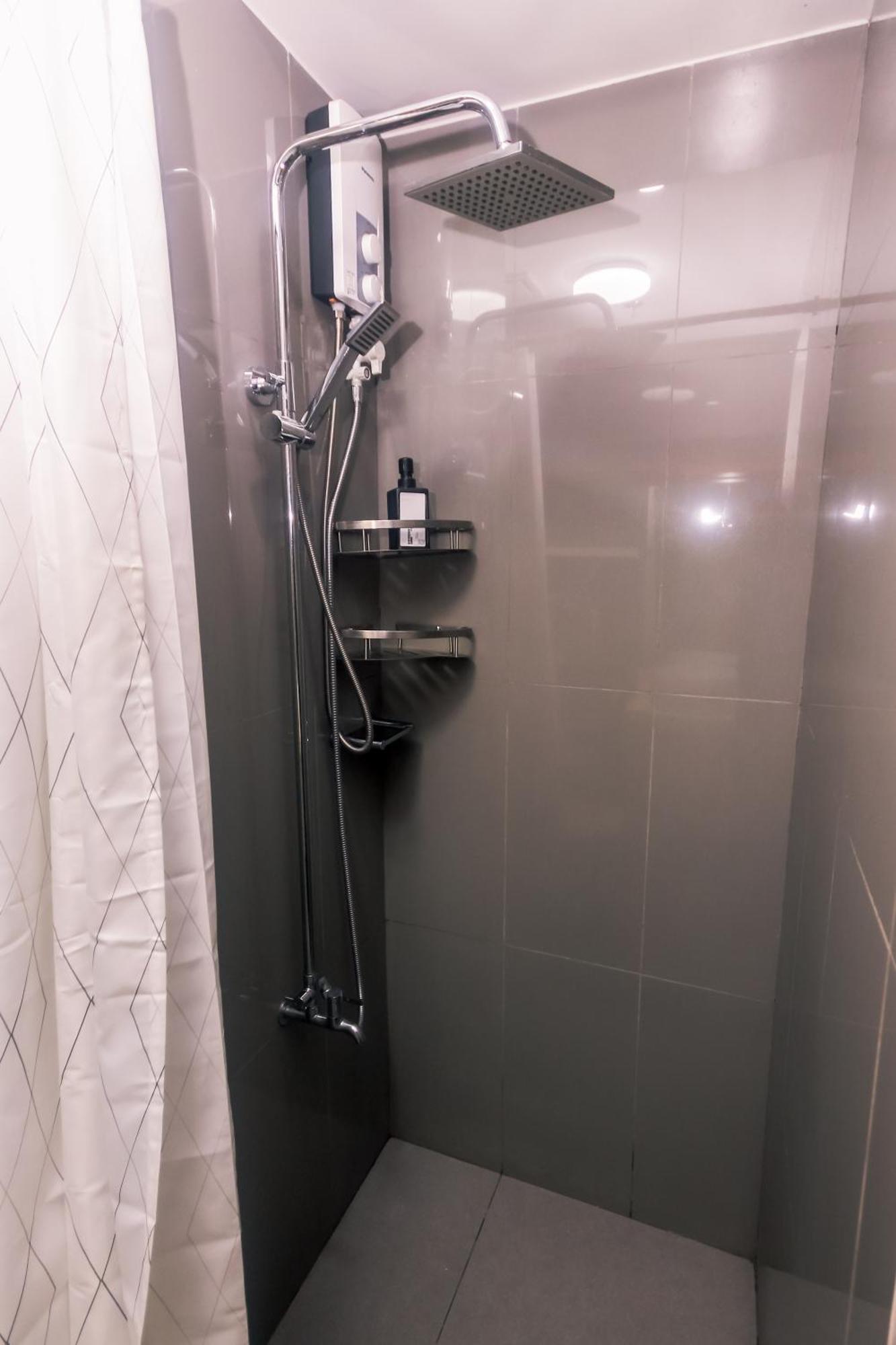 Cozy Crash Pad C Laughter Makati 2272 Swim Gym Park Internet 300